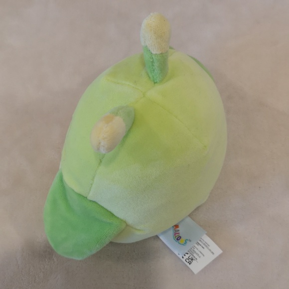 Pilar the green Grasshoper Squishmallow 5 inches - Picture 4 of 4